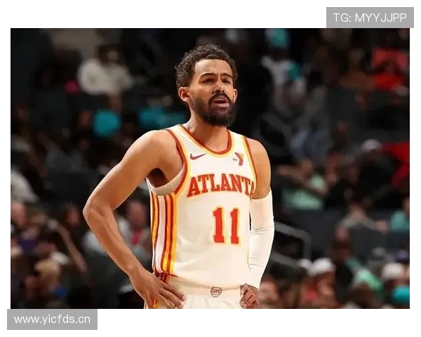 特雷·杨突破拉开空间提升球队关键时刻得分效率